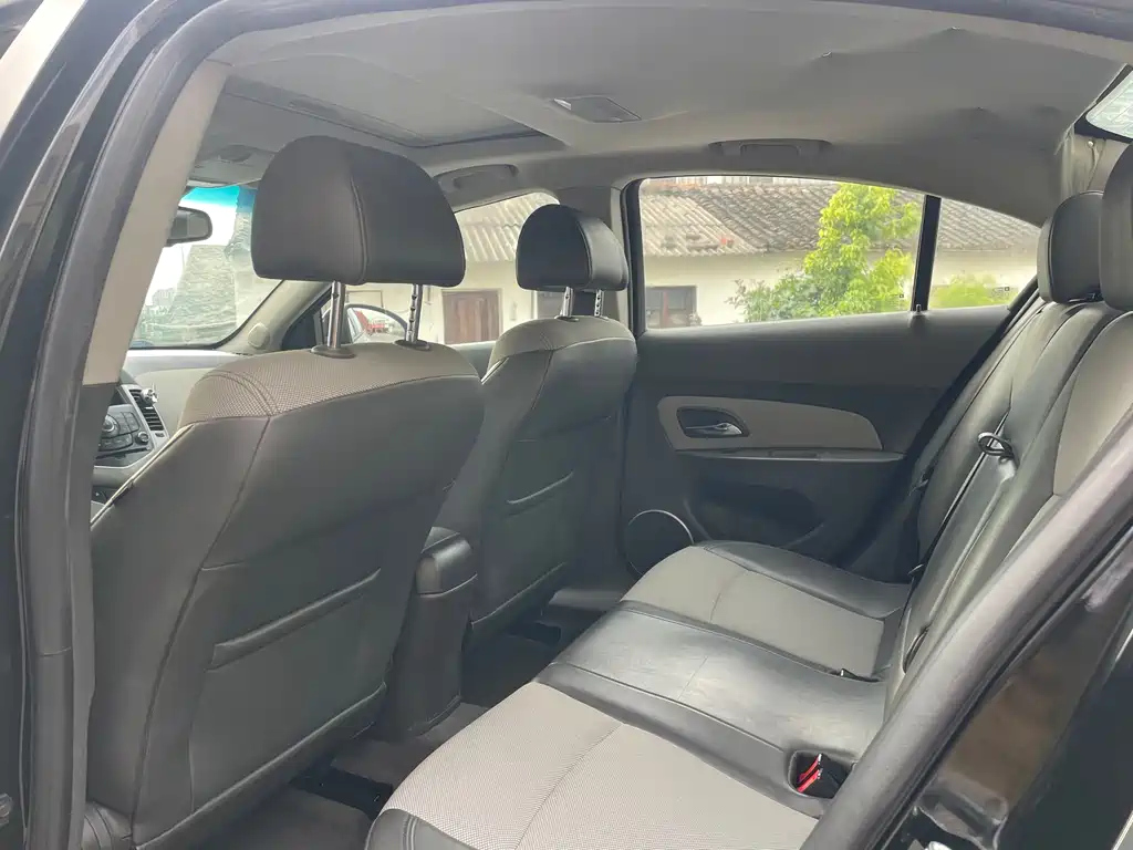 CHEVROLET CRUZE 2012