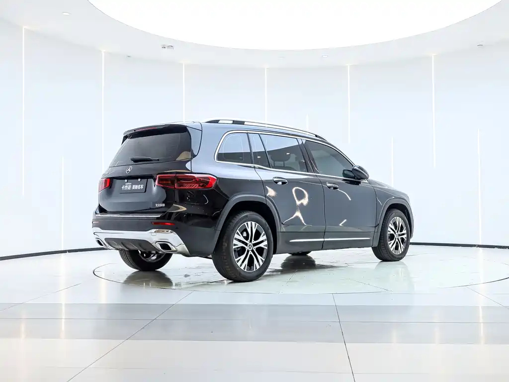 MERCEDES BENZ GLB 2024