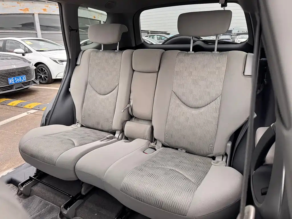 TOYOTA RAV4 RONGFANG 2011