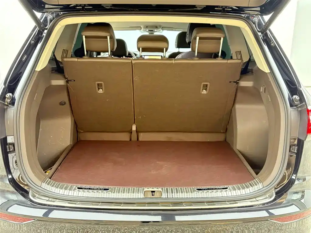 VOLKSWAGEN VILORAN 2022
