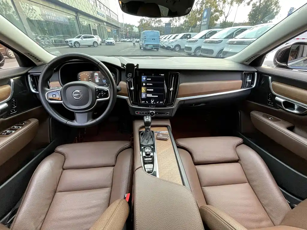 VOLVO S90 2020