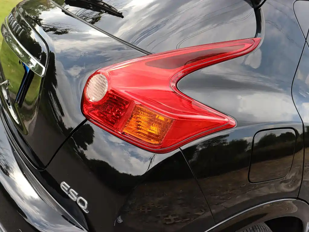 INFINITI ESQ 2017