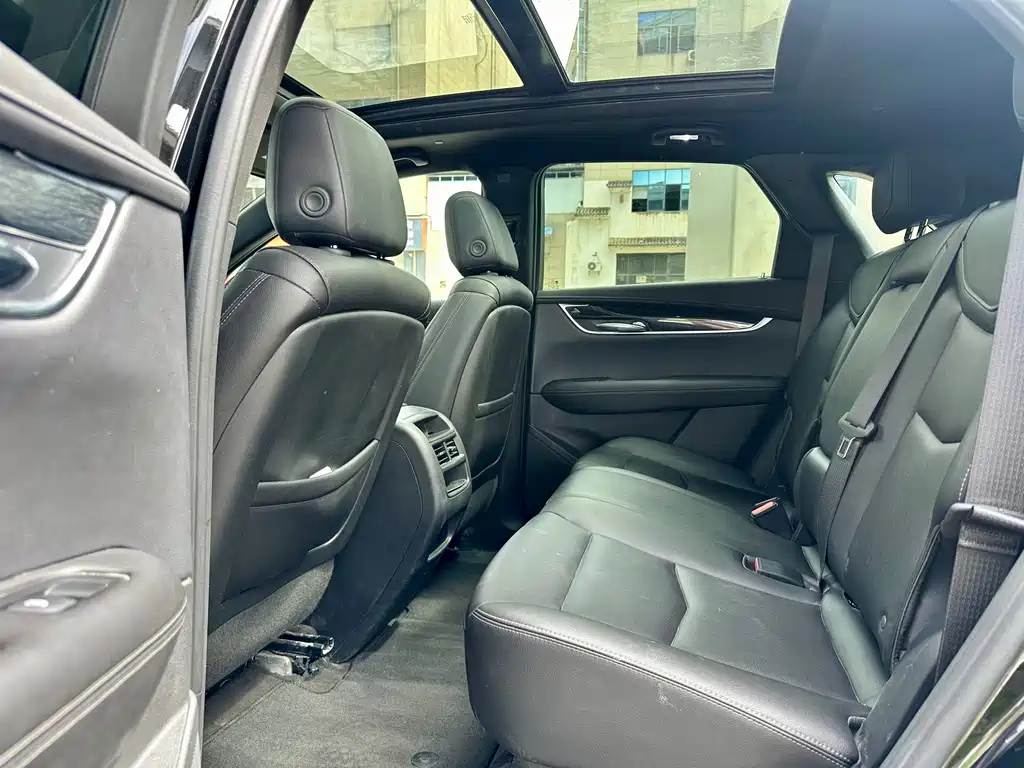 CADILLAC XT5 2021