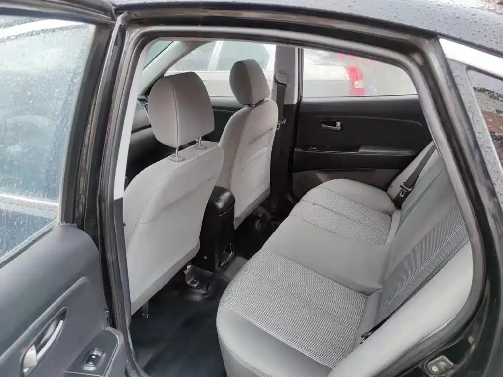 HYUNDAI CELESTA 2015