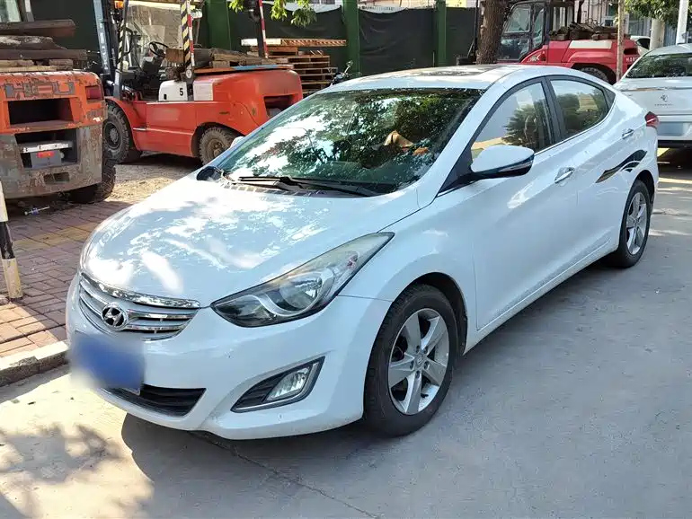 HYUNDAI ELANTRA 2012