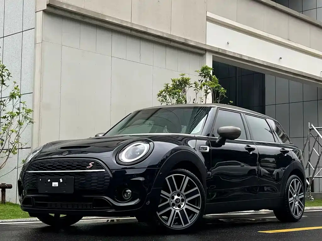 MINI CLUBMAN 2022