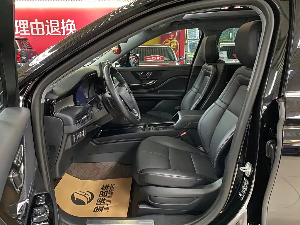 LINCOLN ADVENTURER 2022