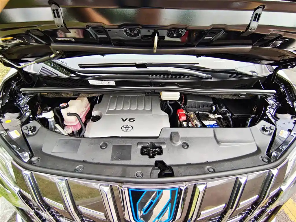 TOYOTA ALPHARD 2018