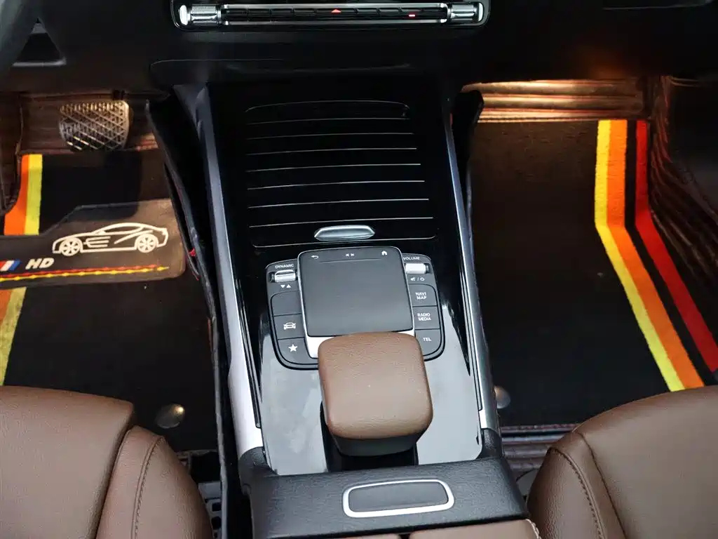 MERCEDES BENZ GLB 2022