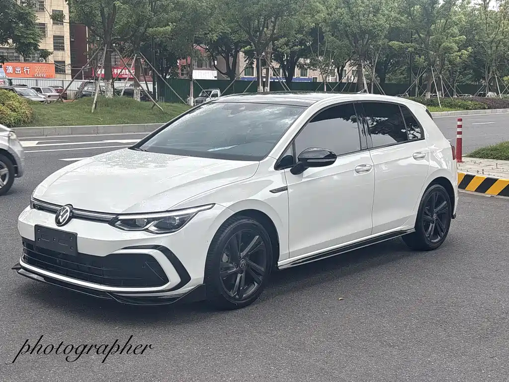 VOLKSWAGEN GOLF 2021