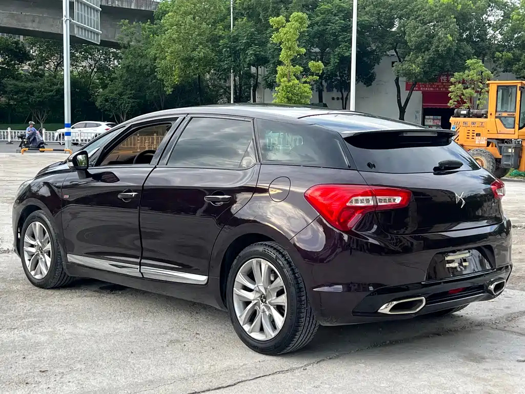 DS 5 2014