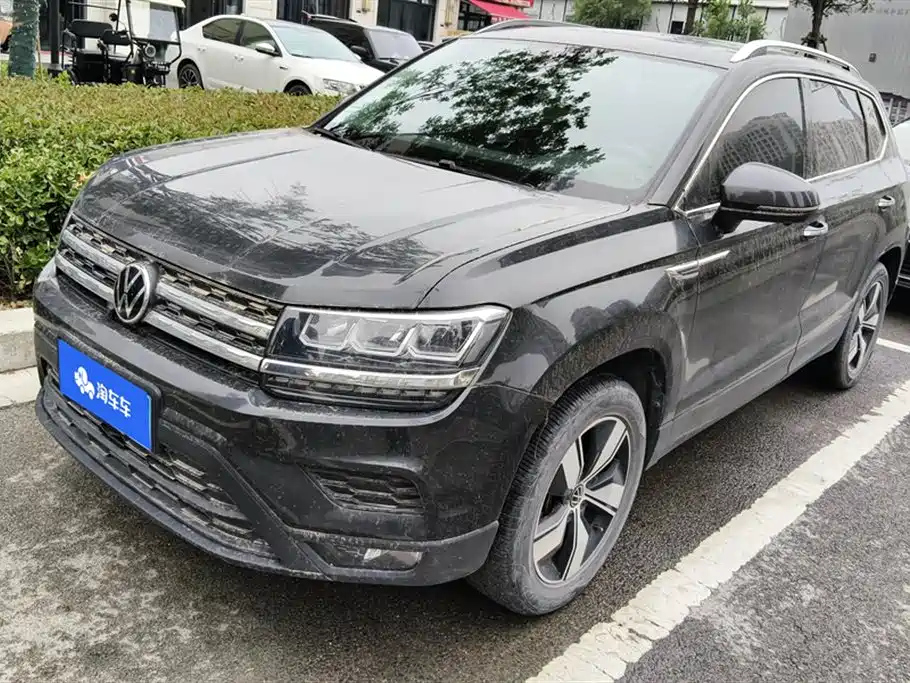 VOLKSWAGEN THARU 2020