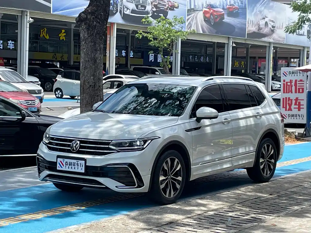 VOLKSWAGEN TIGUAN L 2023