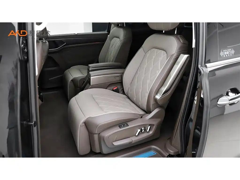 VOLKSWAGEN VILORAN 2024