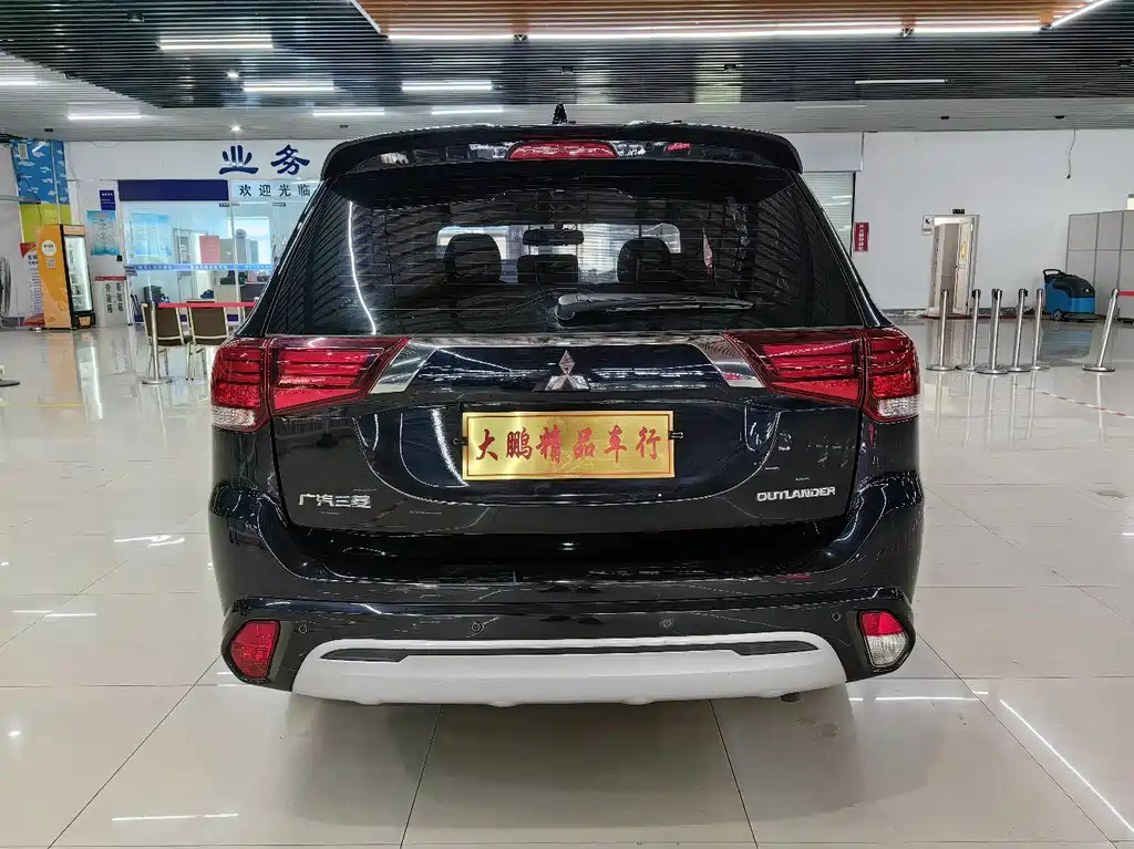 MITSUBISHI OUTLANDER 2021
