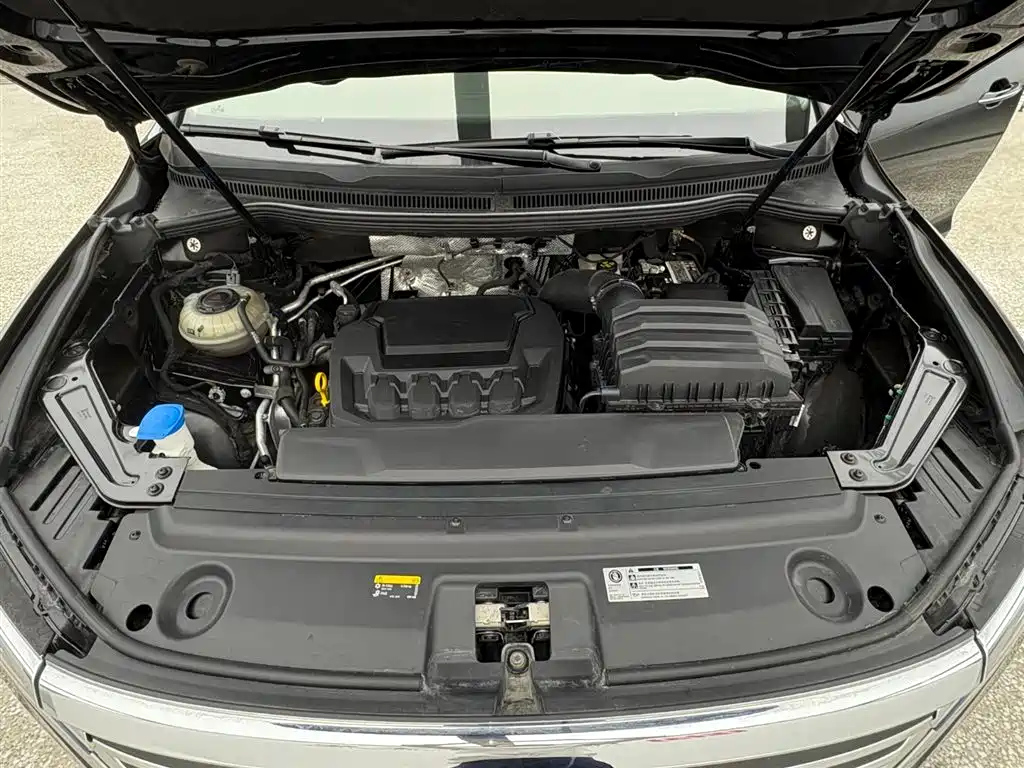 VOLKSWAGEN VILORAN 2022