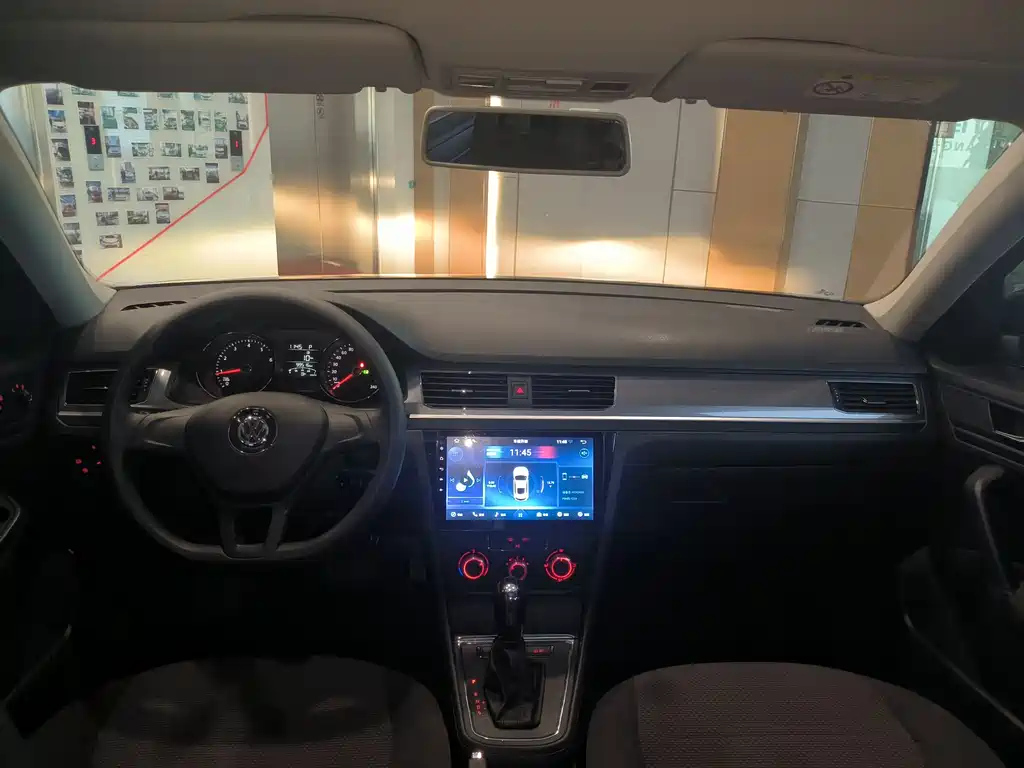 VOLKSWAGEN BORA 2018