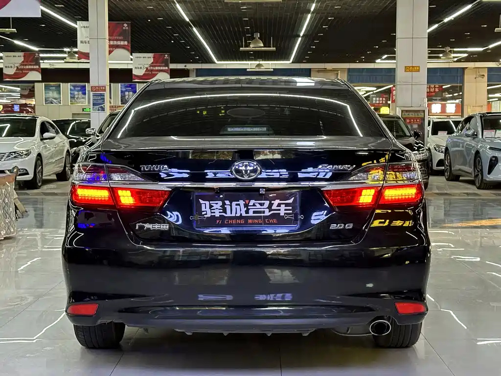 TOYOTA CAMRY 2016