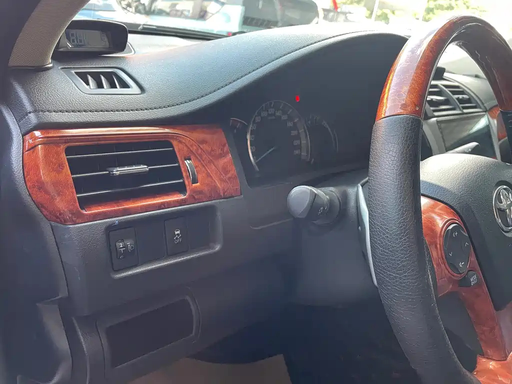 TOYOTA CAMRY 2015