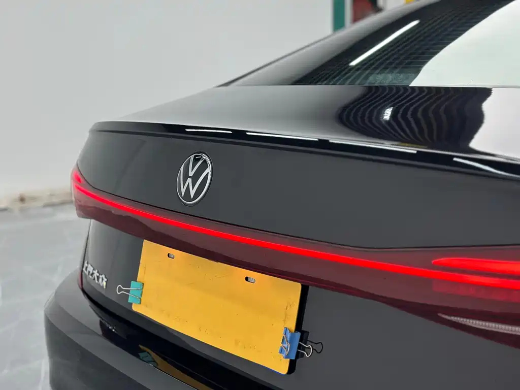 VOLKSWAGEN PASSAT 2022