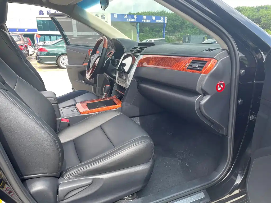 TOYOTA CAMRY 2015