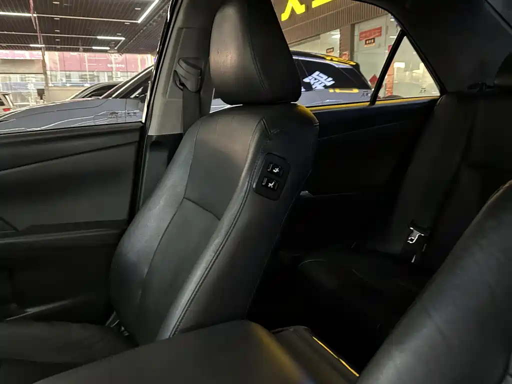 TOYOTA CAMRY 2016