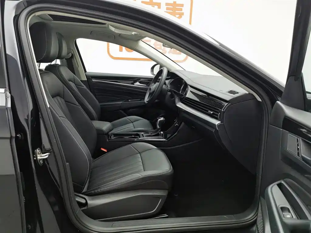 VOLKSWAGEN PASSAT 2022