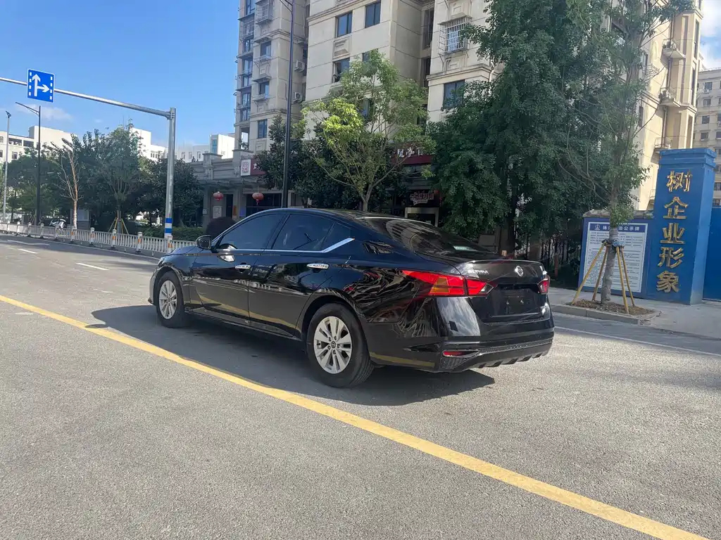 NISSAN TEANA 2020