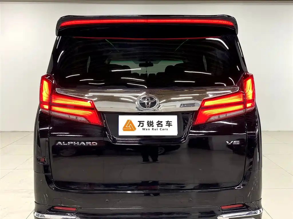 TOYOTA ALPHARD 2012