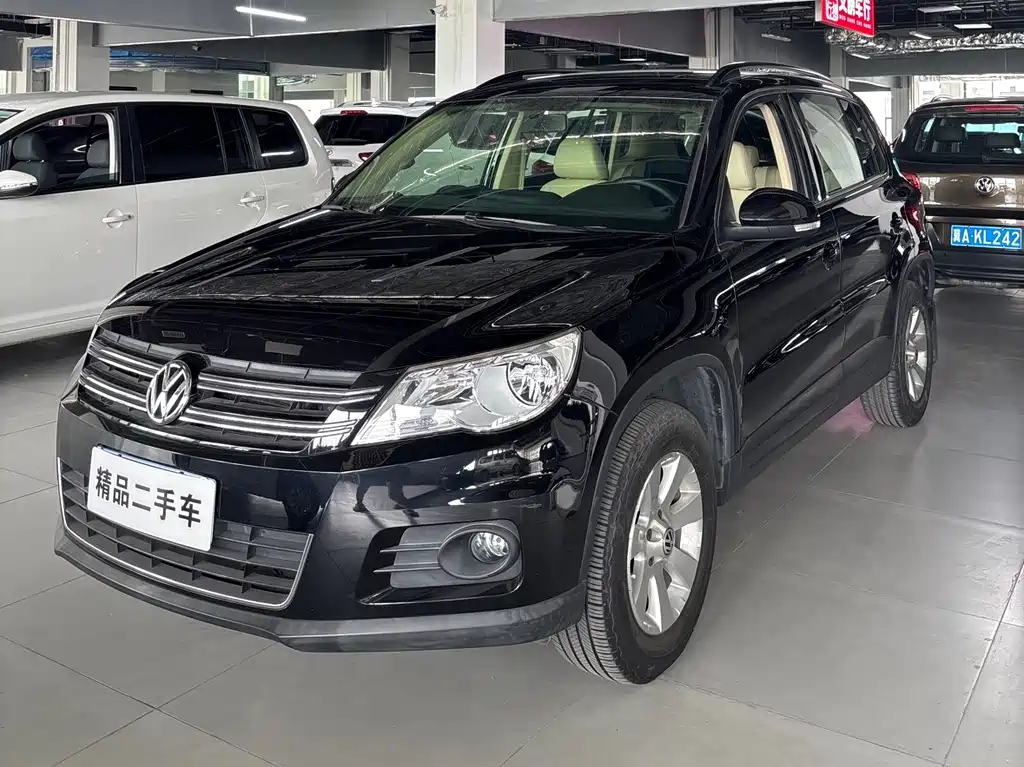 VOLKSWAGEN TIGUAN 2012