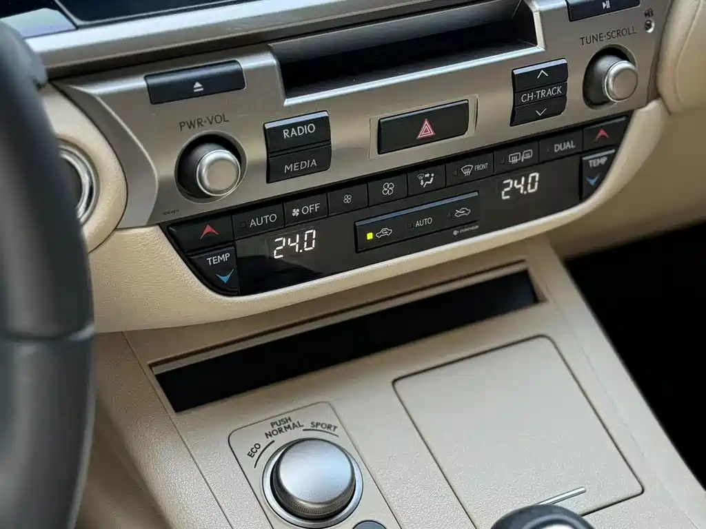 LEXUS ES 2014