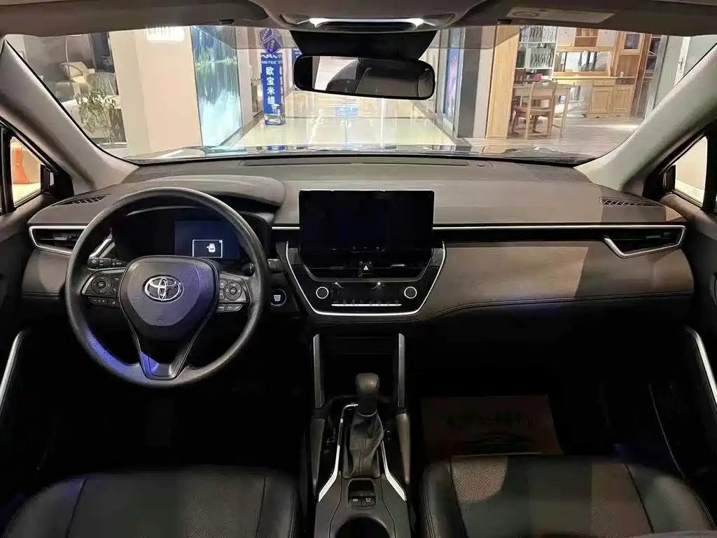 TOYOTA COROLLA CROSS 2023