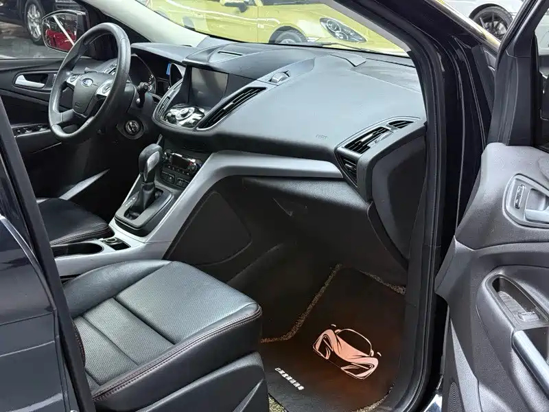 FORD ESCAPE 2015