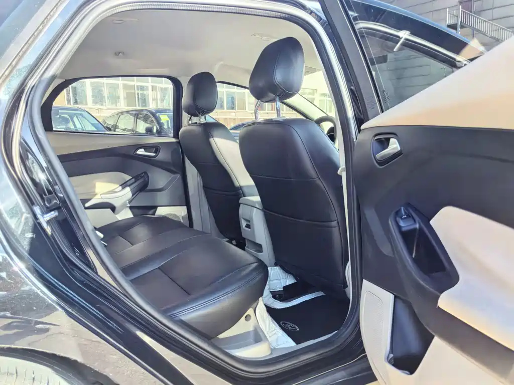 FORD FOCUS 2015