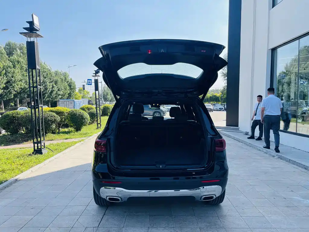 MERCEDES BENZ GLB 2024