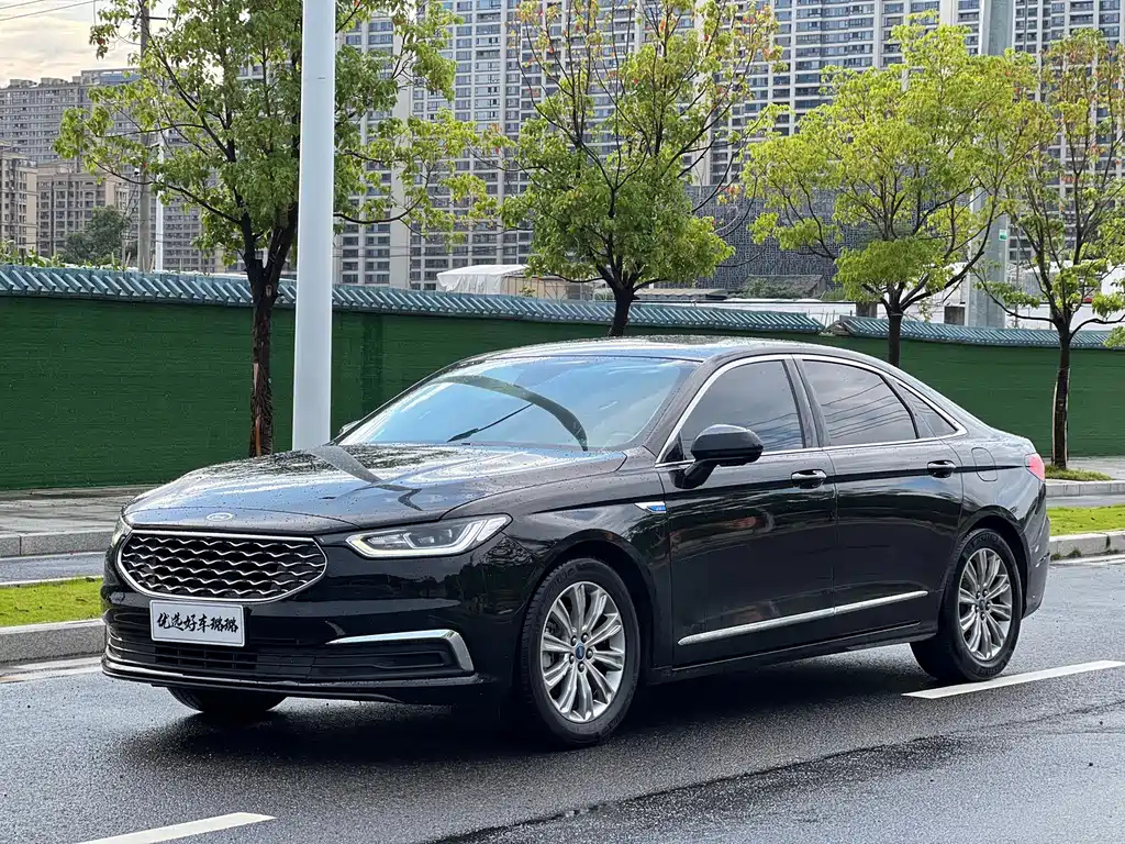 FORD TAURUS 2019