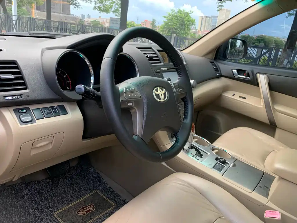 TOYOTA HIGHLANDER 2009