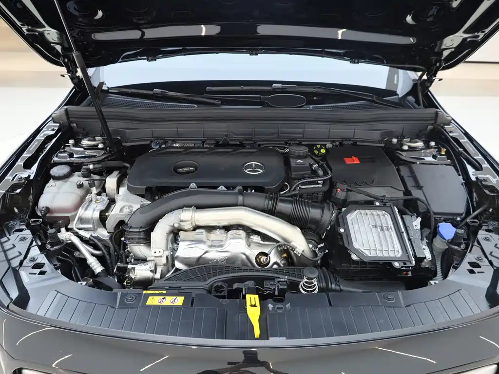 MERCEDES BENZ GLB 2024
