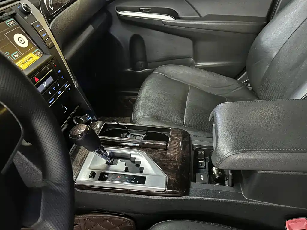 TOYOTA CAMRY 2016