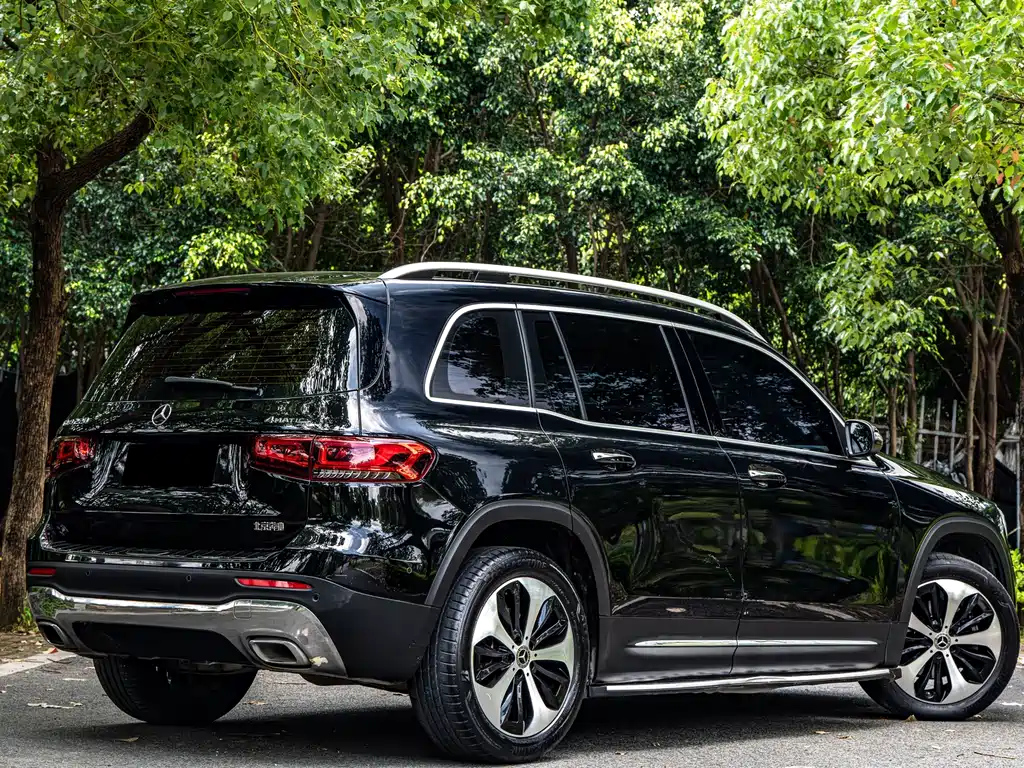 MERCEDES BENZ GLB 2023