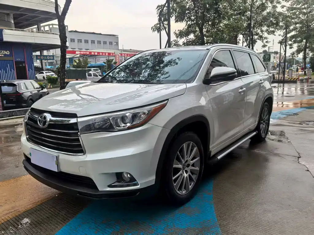TOYOTA HIGHLANDER 2015