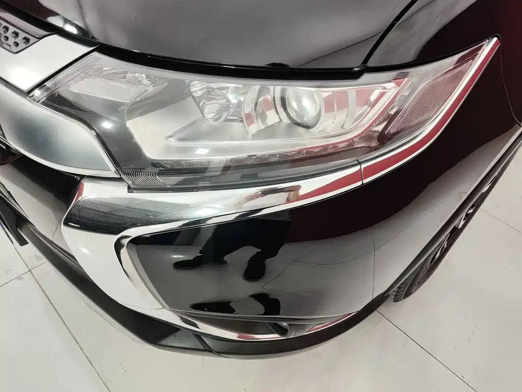 MITSUBISHI OUTLANDER 2021