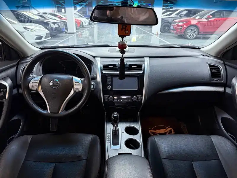 NISSAN TEANA 2016