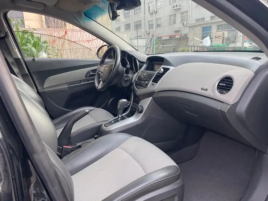 CHEVROLET CRUZE 2012