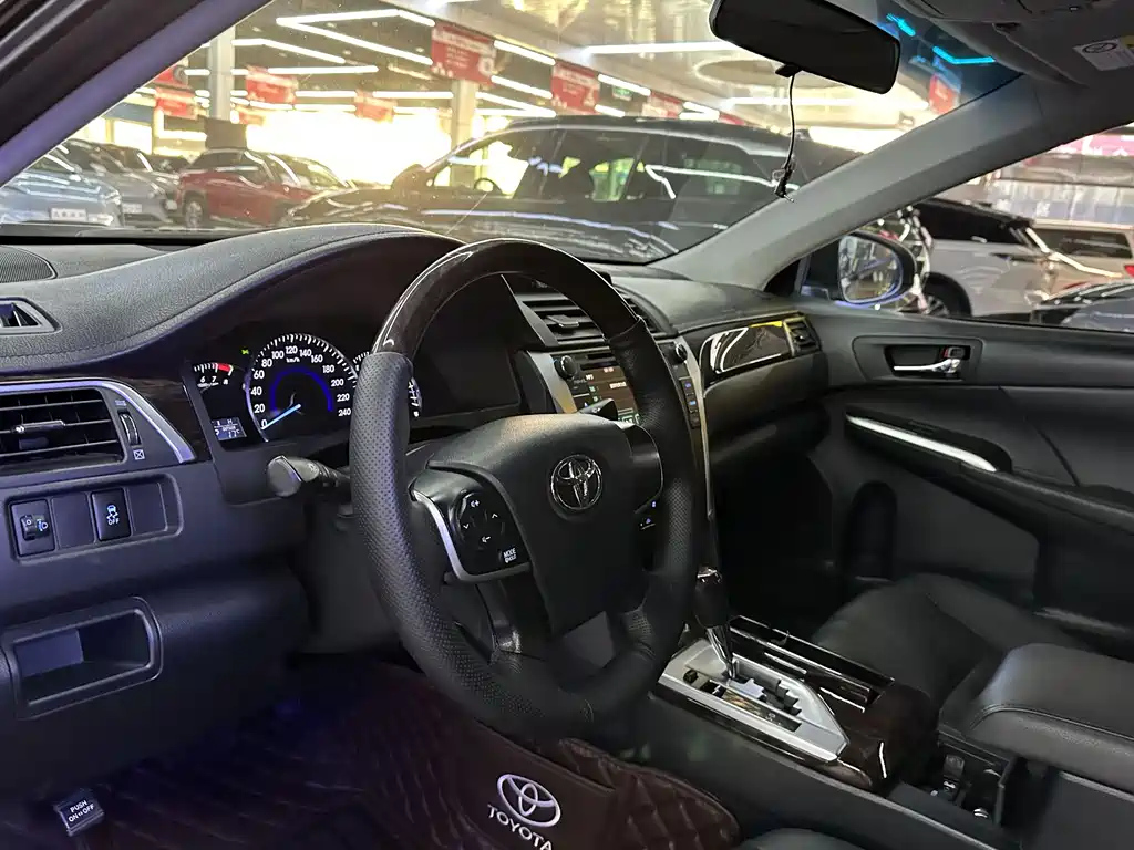 TOYOTA CAMRY 2016