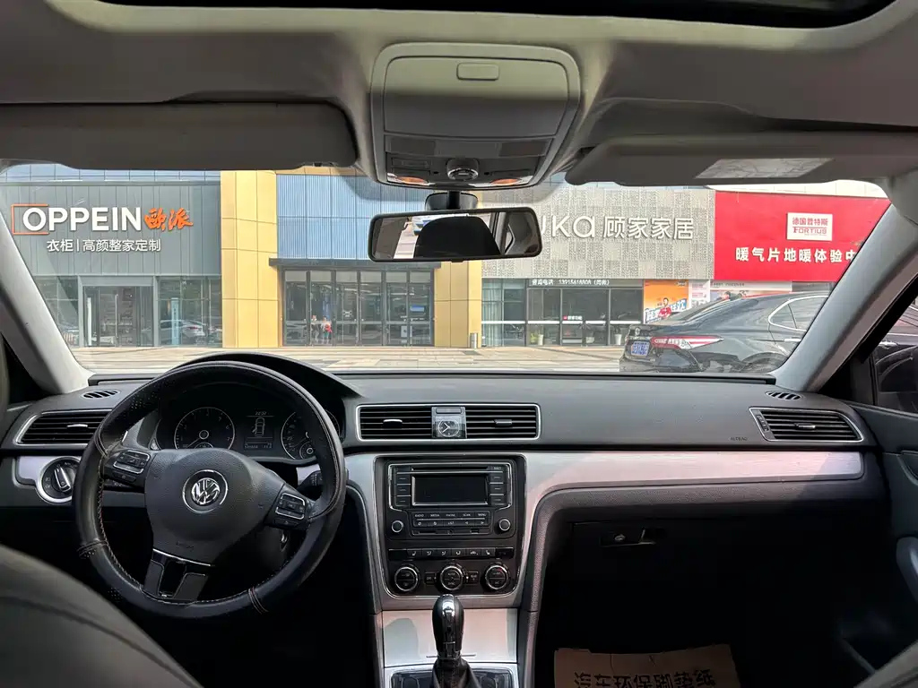 VOLKSWAGEN PASSAT 2015