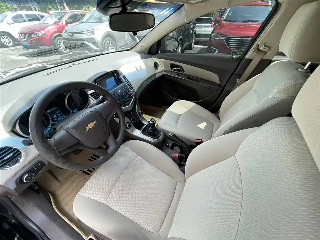 CHEVROLET CRUZE 2015