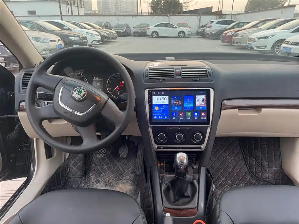 SKODA OCTAVIA 2011