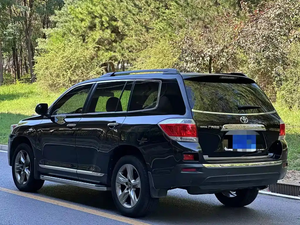 TOYOTA HIGHLANDER 2013