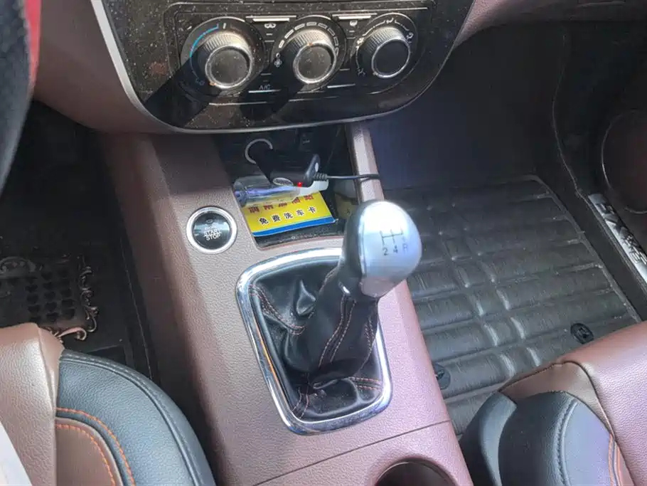 DONGFENG JOYEAR X5 2016